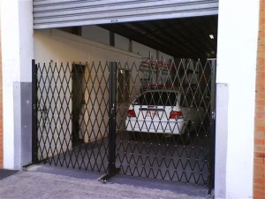 Roller-Door-Factory-Mobile-Barriers-Trellibarrier-1