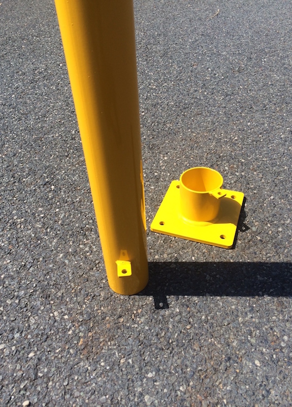 SURFACE-MOUNT-REMOVABLE-BOLLARD-sleeve-post