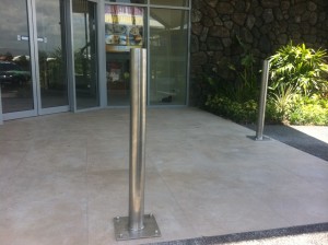 stainless-steel-base-plated-bollards